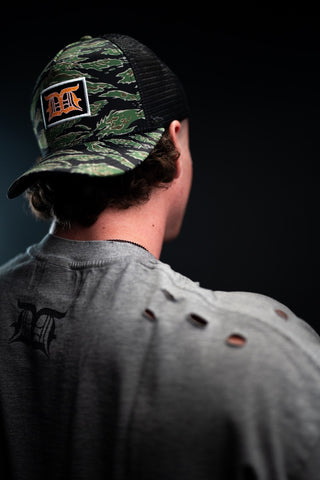 Trenches V.1 | 5 Panel Mesh Hat (Tiger Camo Orange)